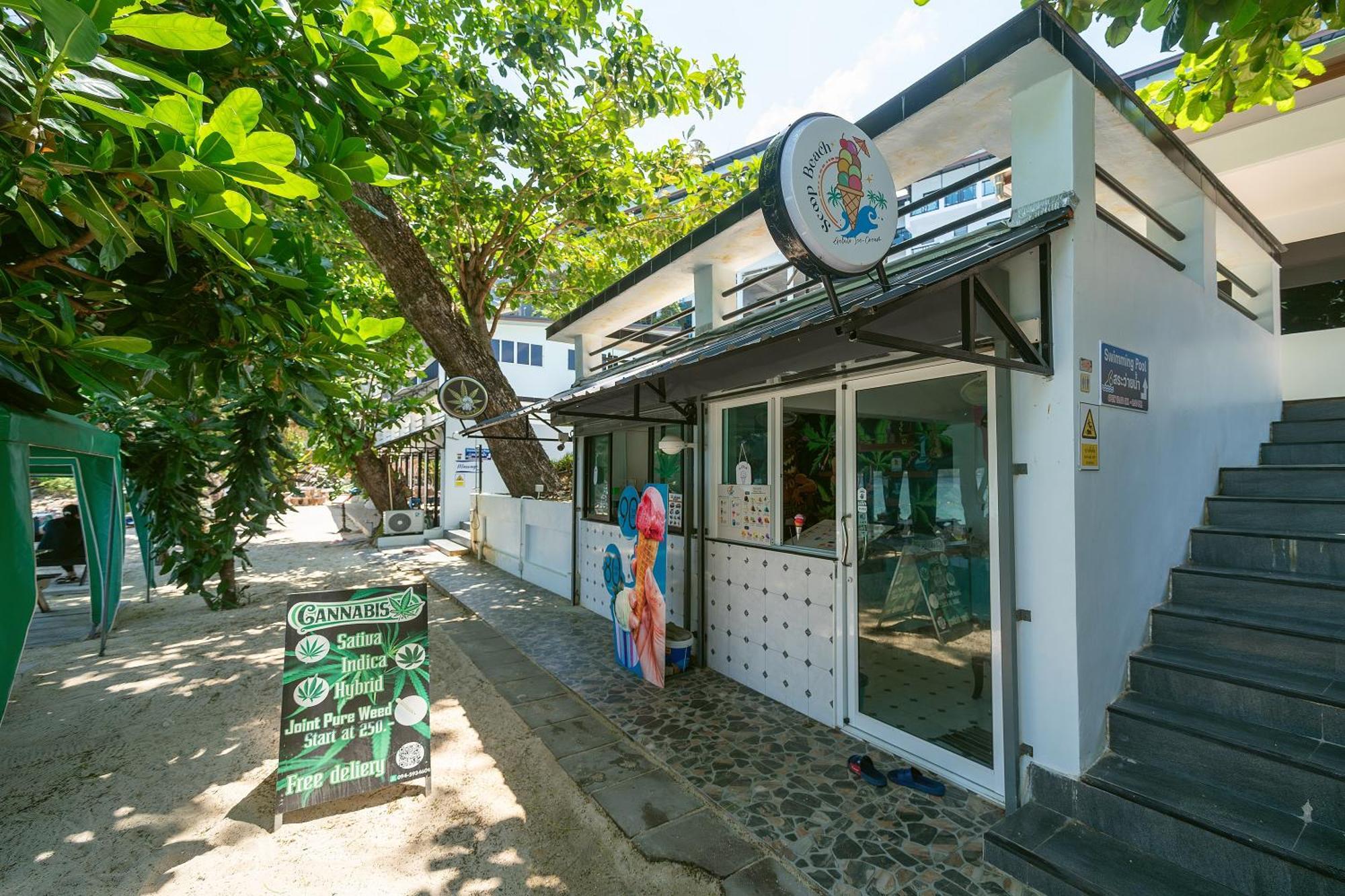 The Hideout Beachfront *