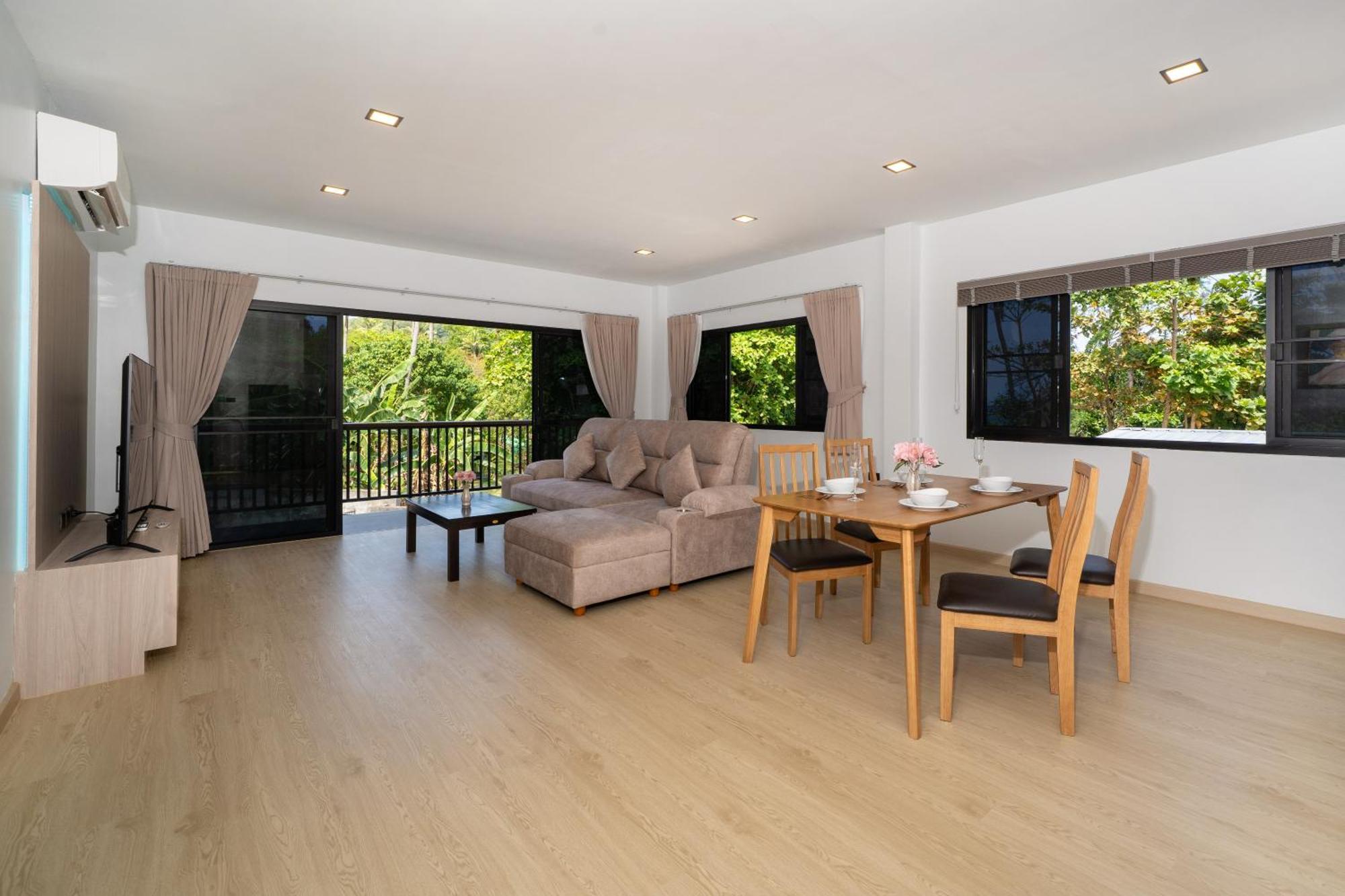 The Hideout Beachfront Apartment *