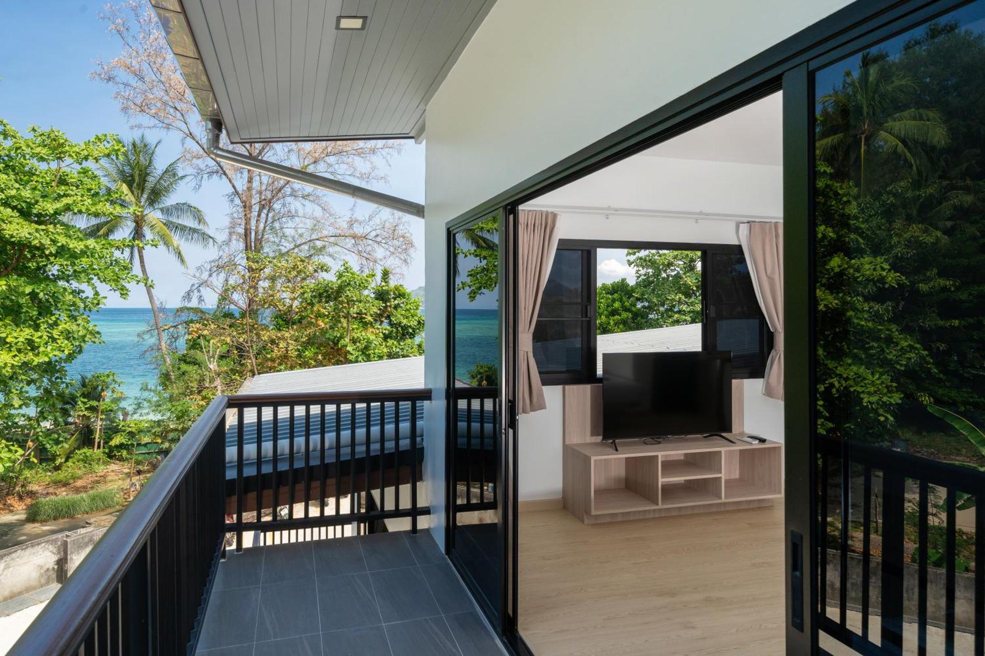 The Hideout Beachfront *