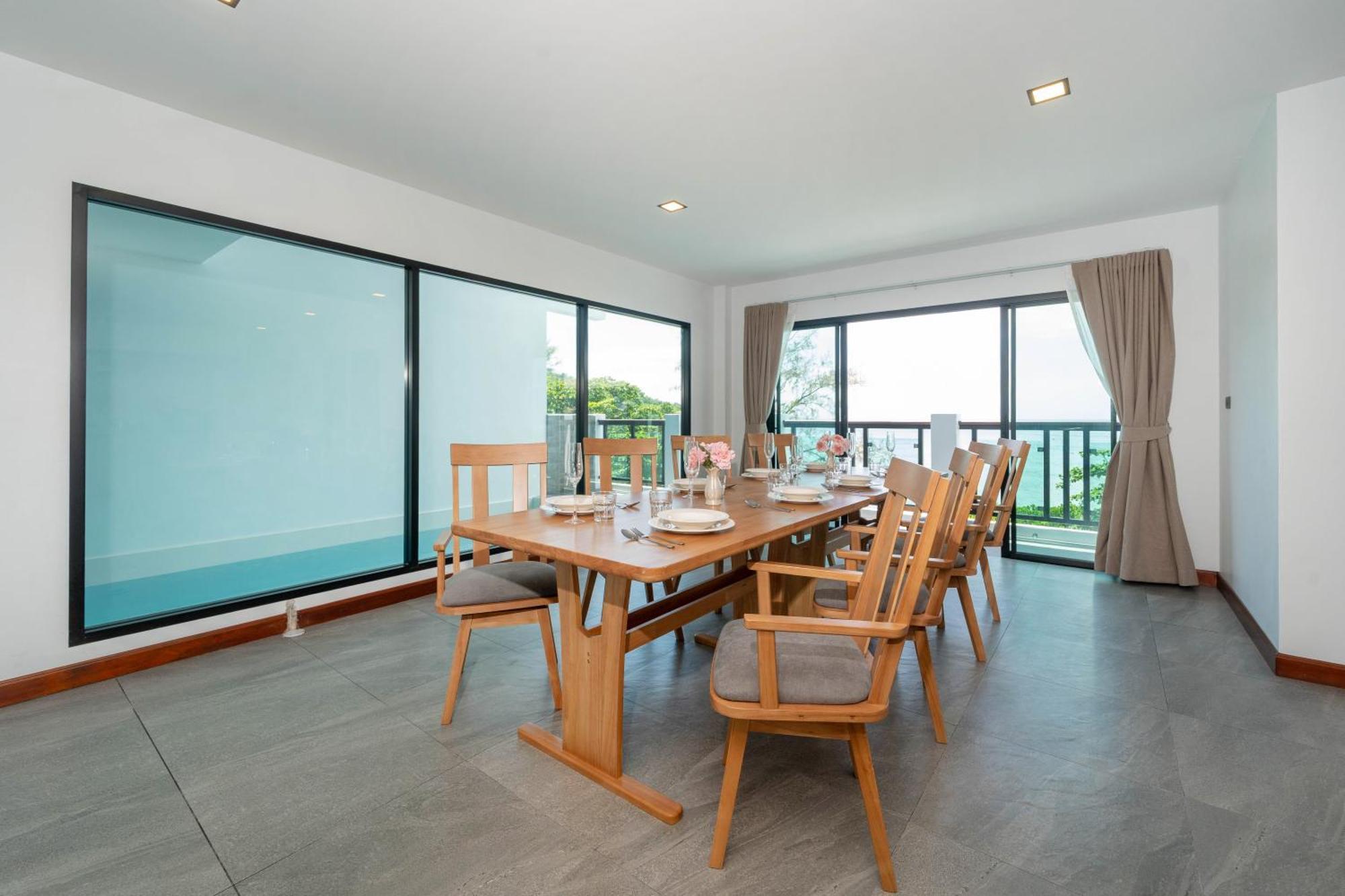 The Hideout Beachfront Apartment *