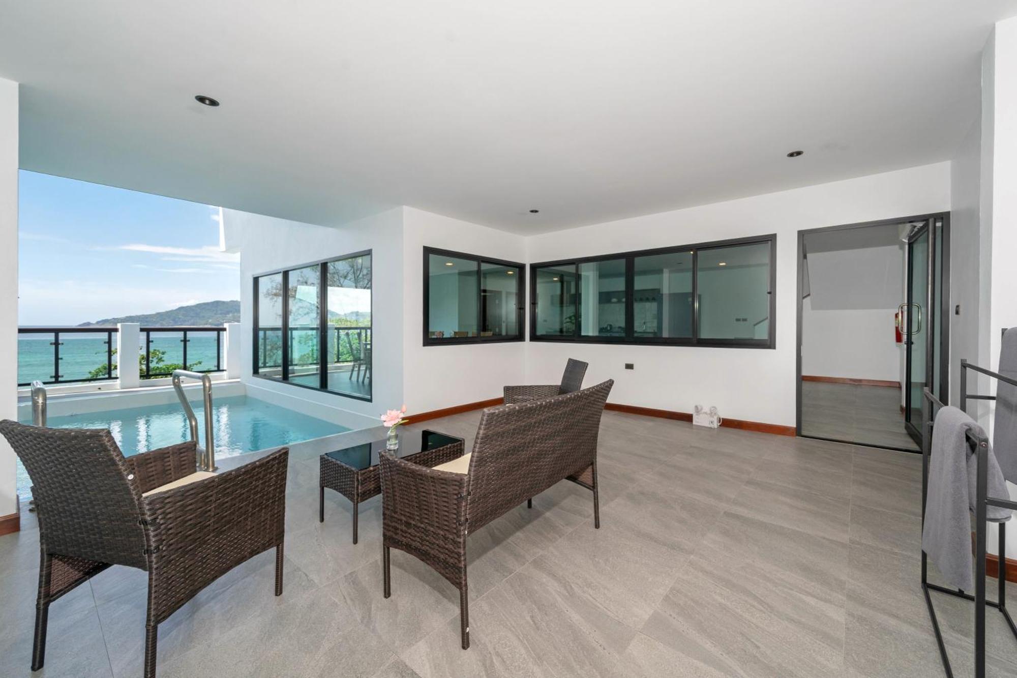 The Hideout Beachfront Apartment